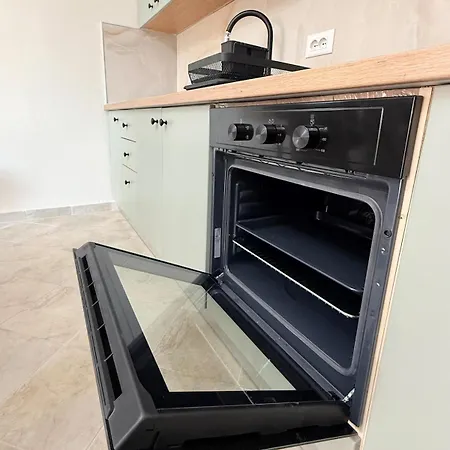 Ruben In Golem (Tirana)