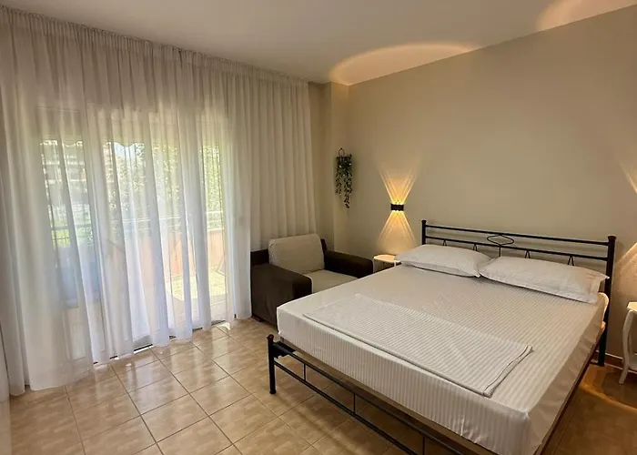 Ruben In Appartement Golem (Tirana)