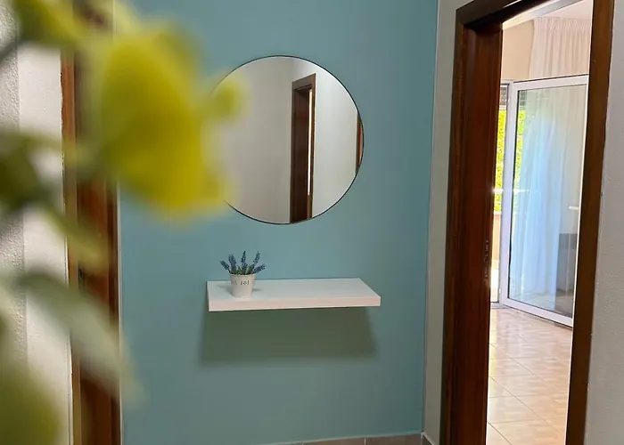 Ruben In Apartment *