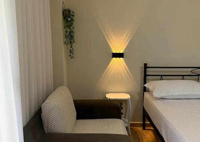 Ruben In Apartment *